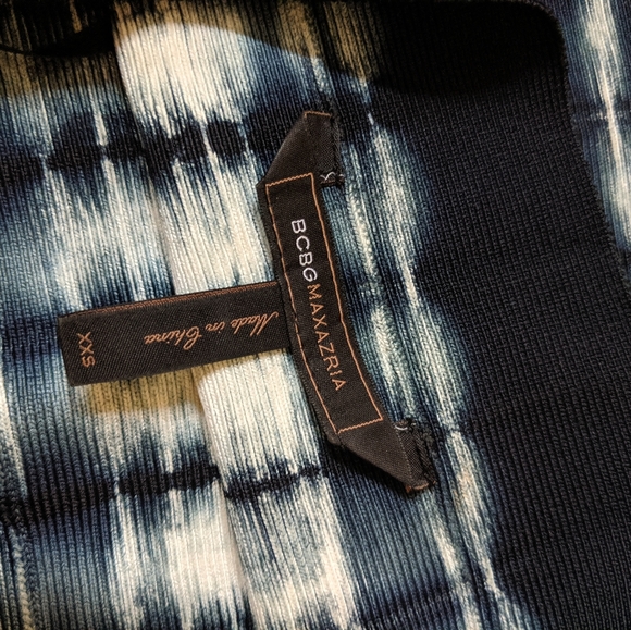 BCBG bodycon skirt - Picture 2 of 2